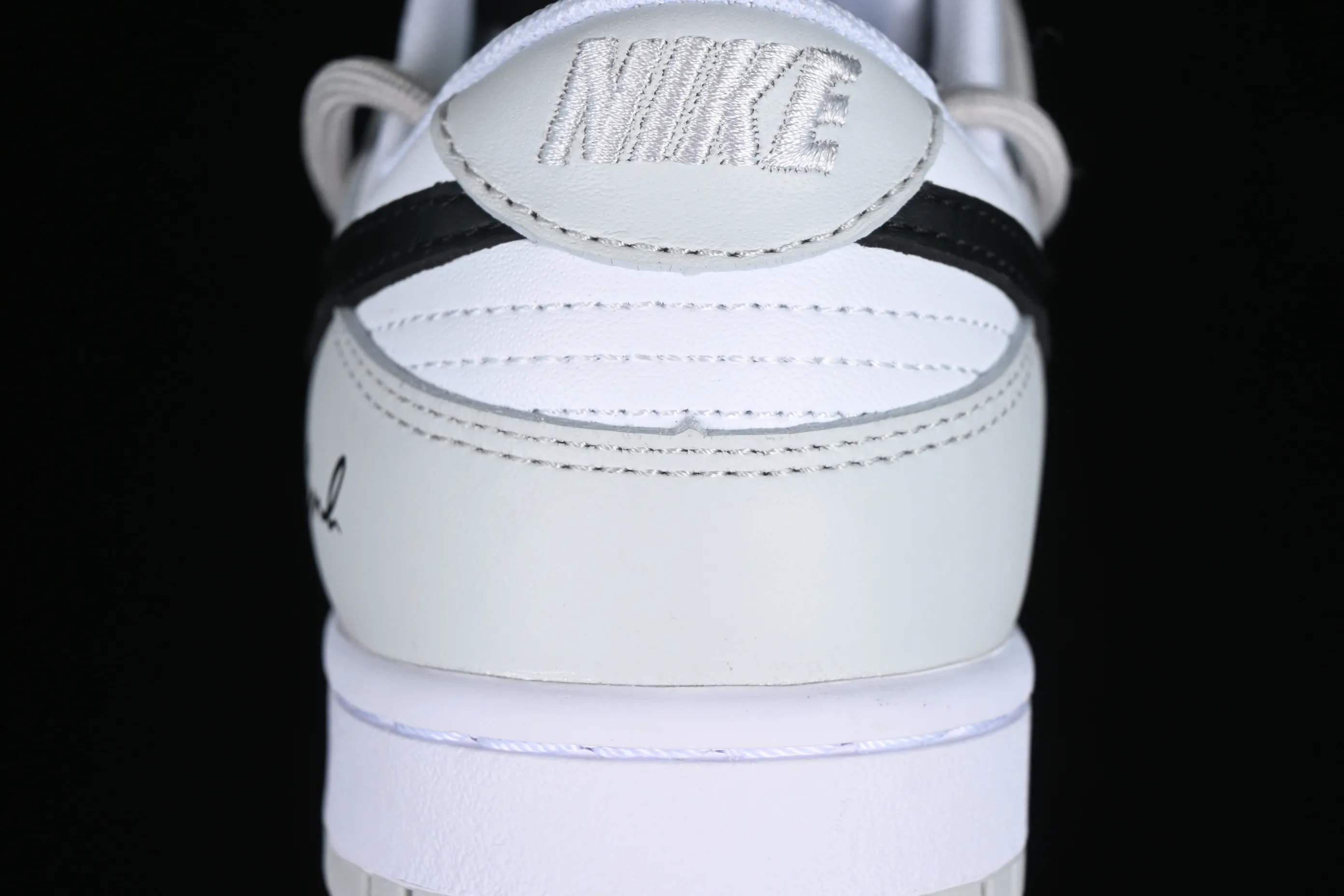 All Categories Nk SB Dunk Series Nk SB Dunk Low Low-top sneakers Nk Dunk Low Leather letters High street deconstruction Black and gray SB strap low-top casual sneakers DV0831-101